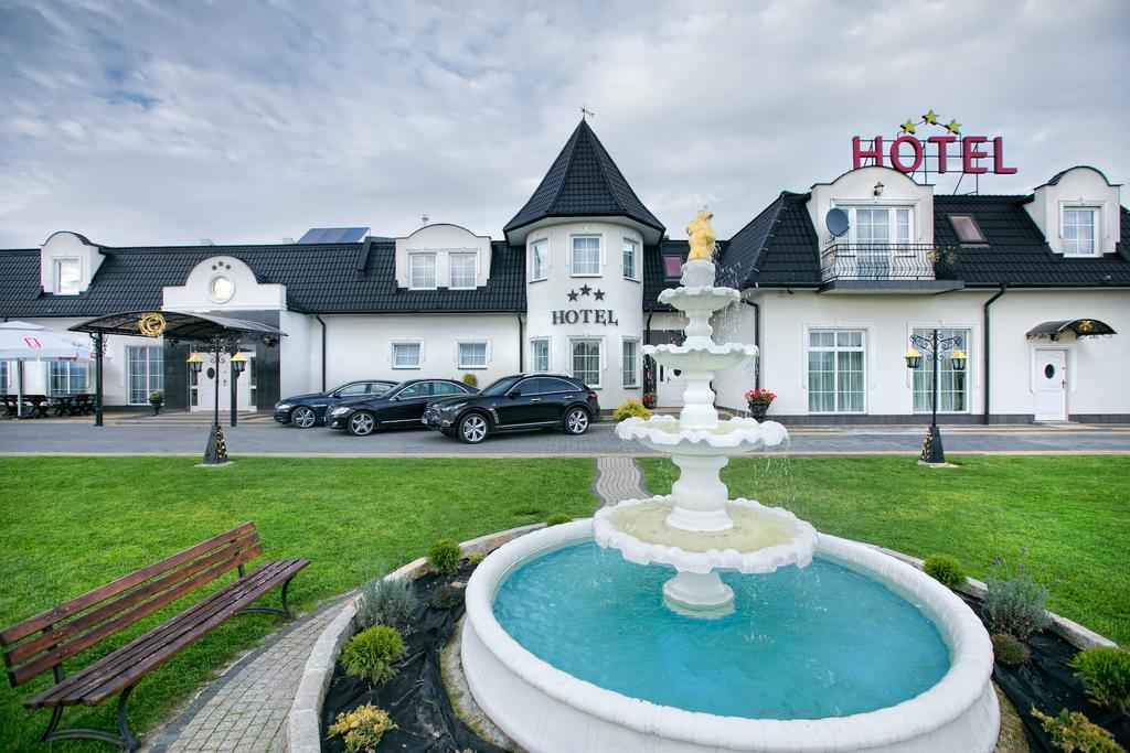 Hotel Campari Gora Motyczna Exterior photo