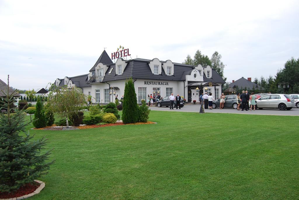 Hotel Campari Gora Motyczna Exterior photo